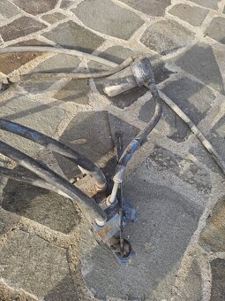 Hydraulický rozdelovač na Aviu - 2