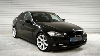 Bmw e90 325i N52 manuál zadokolka r18 - 2