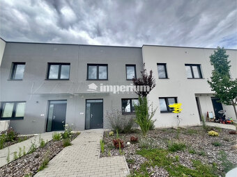 Rovinka -predaj 4 izbový byt so záhradkou. - 2