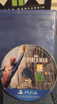 Ps4 konzola plus prislusenstvo - 2