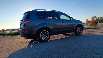 Citroen C-Crosser 2,2Hdi, 7miest, 4x4 - 2