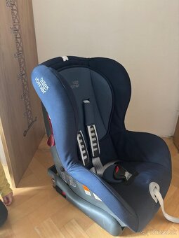 BRITAX ROMER s isofixom v top stave - 2
