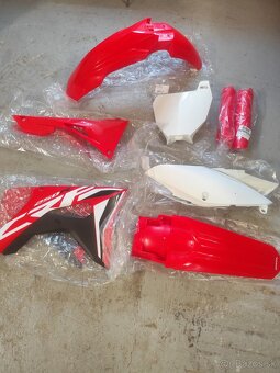 Sada Plastov Honda CRF 250R - 2