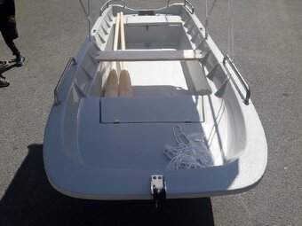 Rybársky čln, pramica, loď Ka 330 - 2