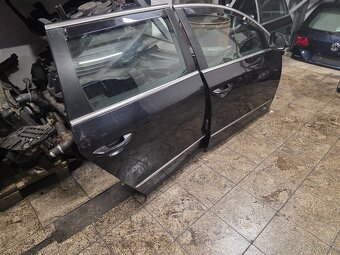 Dvere passat b6 combi čierne - 2