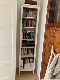 Knihovníčka hemnes - 2