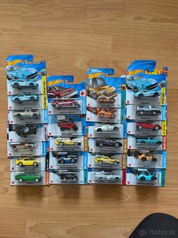 Hot wheels autíčka Mix - 2