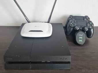 PS4 + 3x ovládače + 11 Hry - 2