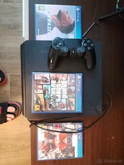 Predám PS 4 - 2