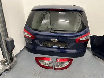 Ford Mondeo mk4 zadna cast - 2