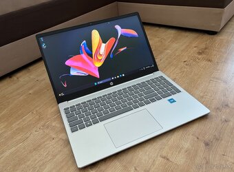 /15.6"/HP Notebook/4GB RAM DDR5/128GB NVMe SSD/Intel HD 2GB - 2