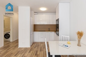 DOREAL / NA PREDAJ 2-IZBOVÝ BYT, NOVOSTAVBA PRI PARKU-SENICA - 2