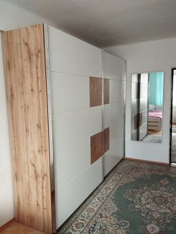 Predám šatníkovú skriňu 270 x 230 cm - 2