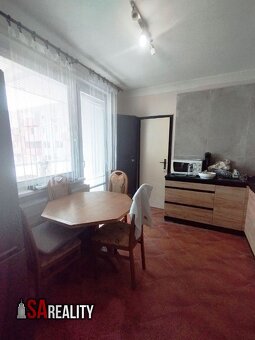 Ponúkam na predaj 3 izbový byt s balkónom Levice, Rybníky 1. - 2