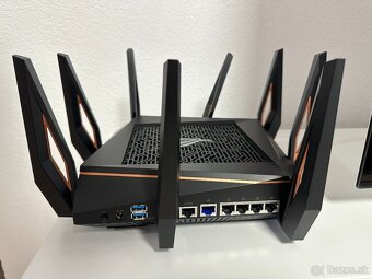Asus GT-AX11000, TOP stav - 2