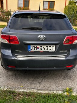 Predám Toyota Avensis 2.2 diesel, automat - 2