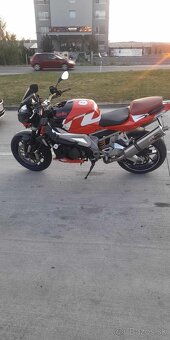 Aprilia tuono 1000r - 2