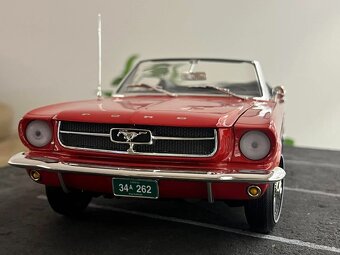 1:12 Ford Mustang 1/2 (1964) ERTL - 2