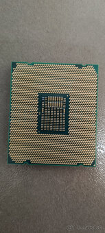 Intel® Xeon® W-2235 Processor - 2