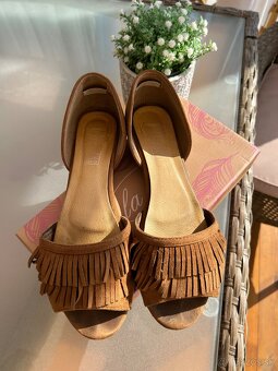 Predám hnedé sandále - 2