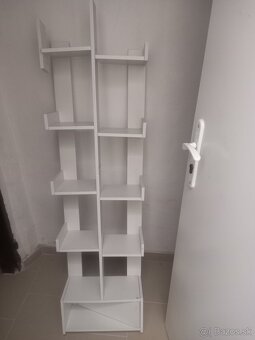 Detsky policovy regal. - 2