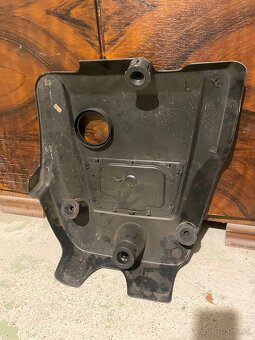 Golf 4 vrchný kryt motora - 2