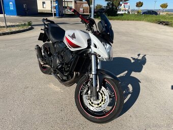 Honda hornet 600 ABS - 2