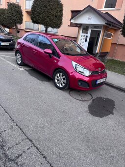 Predám  auto KIA Rio - 2