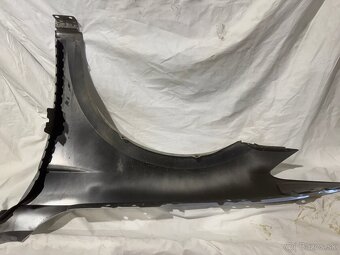 VW Pasat B8 kapota blatnik - 2