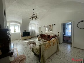 3 izbový byt s históriou " kaštieľ  Ocskay " Bučany - 2