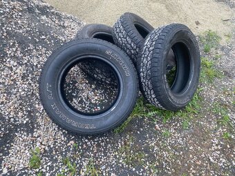 245/65R17 - 2