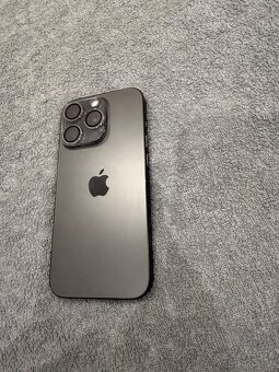 Predám IPhone 15 PRO 256 GB black Titan - 2