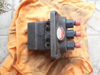 Diesel pumpa Kubota D650 850 950 - 2