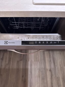 Umyvačka Electrolux,vstavaná 45cm - 2