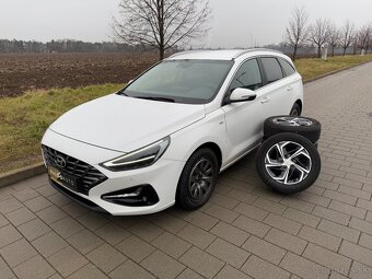 Hyundai i30 combi 1,5 benzín 2022 v záruke - 2