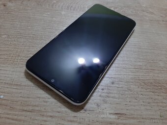 Samsung a20e plnefunkcny neposkodeny na displeji nieje ziade - 2