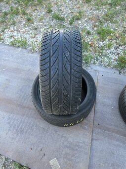 235/40 R18 - 2