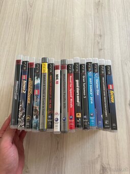 PlayStation 3 + 2 ovládače + 15 hier (stav 9/10) - 2