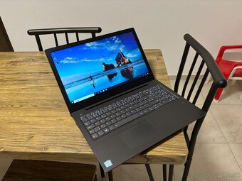 15.6"/Lenovo Notebook/i5-8250/4GB RAM/256GB SSD/Intel HD 2G - 2