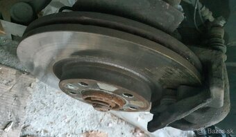 Predam predne kotuce, brzdy, zanovne, Peugeot 407 1.6 HDi. - 2