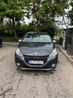 Peugeot 208 / 2014 / 1.2 Benzín - 2