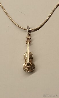Strieborná retiazka s príveskom huslí - 2