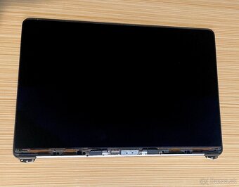 pokazený displej na Apple Macbook Air M1 (A2337), Space Grey - 2