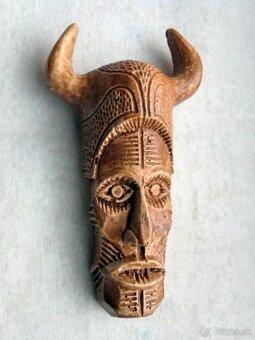 Staré africké kmeňové masky - 2