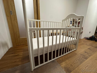 Detská postieľka s posuvnou bočnicou - 2