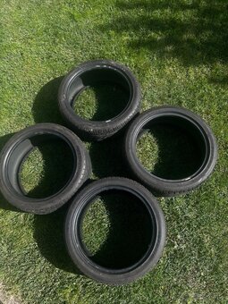 235/40 R18 Celoročné Superia - 2