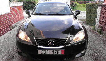 Lexus IS 220D - 2