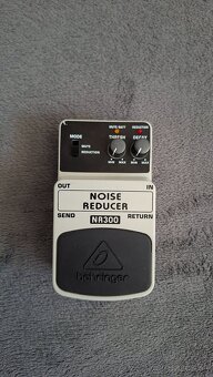 Gitarový efekt Behringer NR 300 - 2