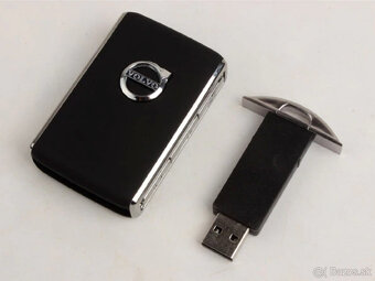 Volvo USB kľúč 32 GB v tvare kľúča od auta - 2