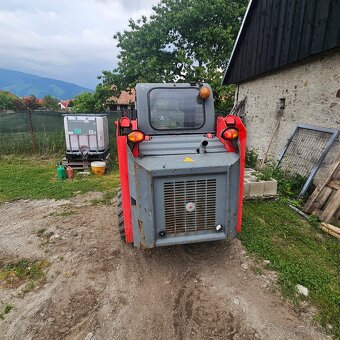 Šmykom riadený nakladač - 2
